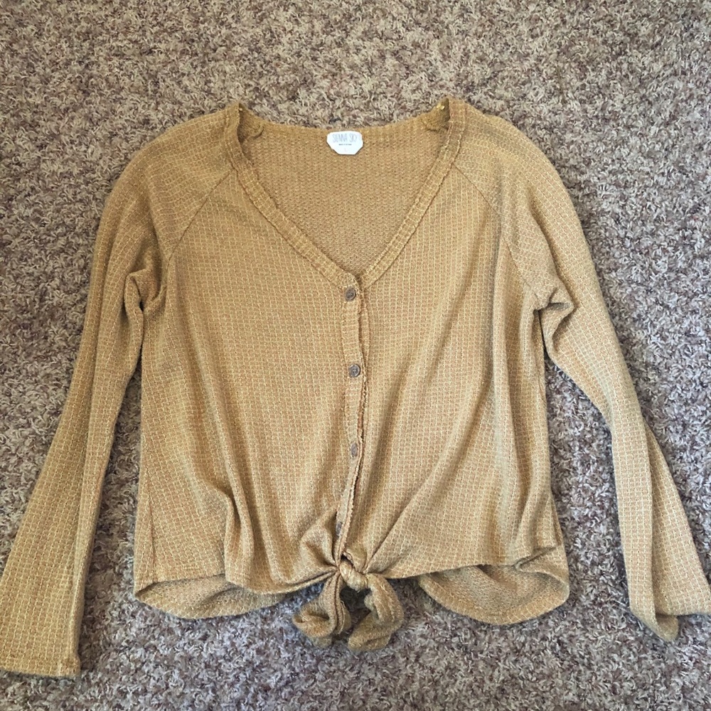 Yellow long sleeve tie shirt with buttons